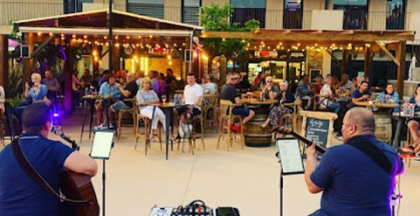 Le restaurant - Le Vin 226 - Lozari - restaurant sympa LOZARI